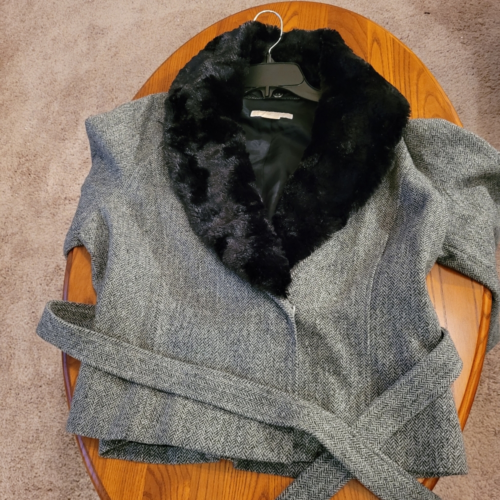 Michael Kors wool blend jacket w/faux fur collar, Size P/M - Picture 4 of 10